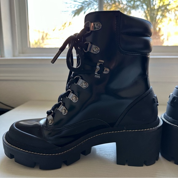 Tory Burch Lug Boot Black Women's - Picture 9 of 15